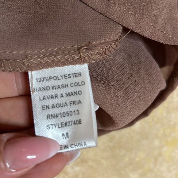 💕NWT Gorgeous blouse💕 - Picture 6 of 7